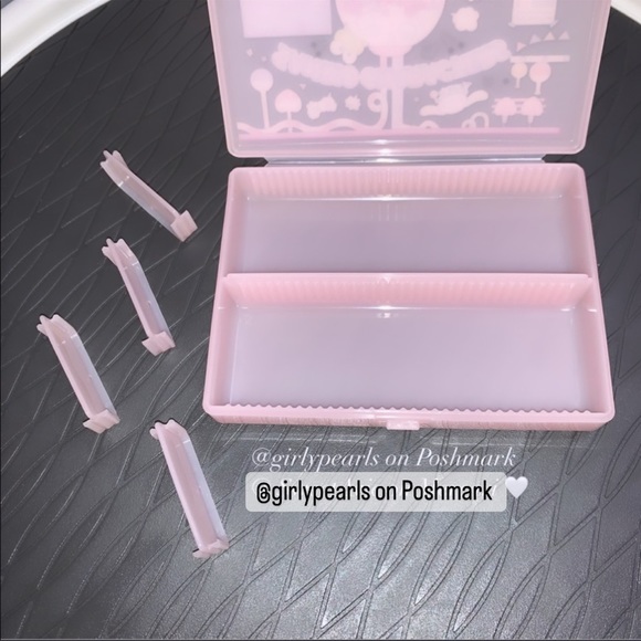 Hello Kitty Pill Case or Jewelry Holder Adjustable Removable Partitions - Picture 6 of 8